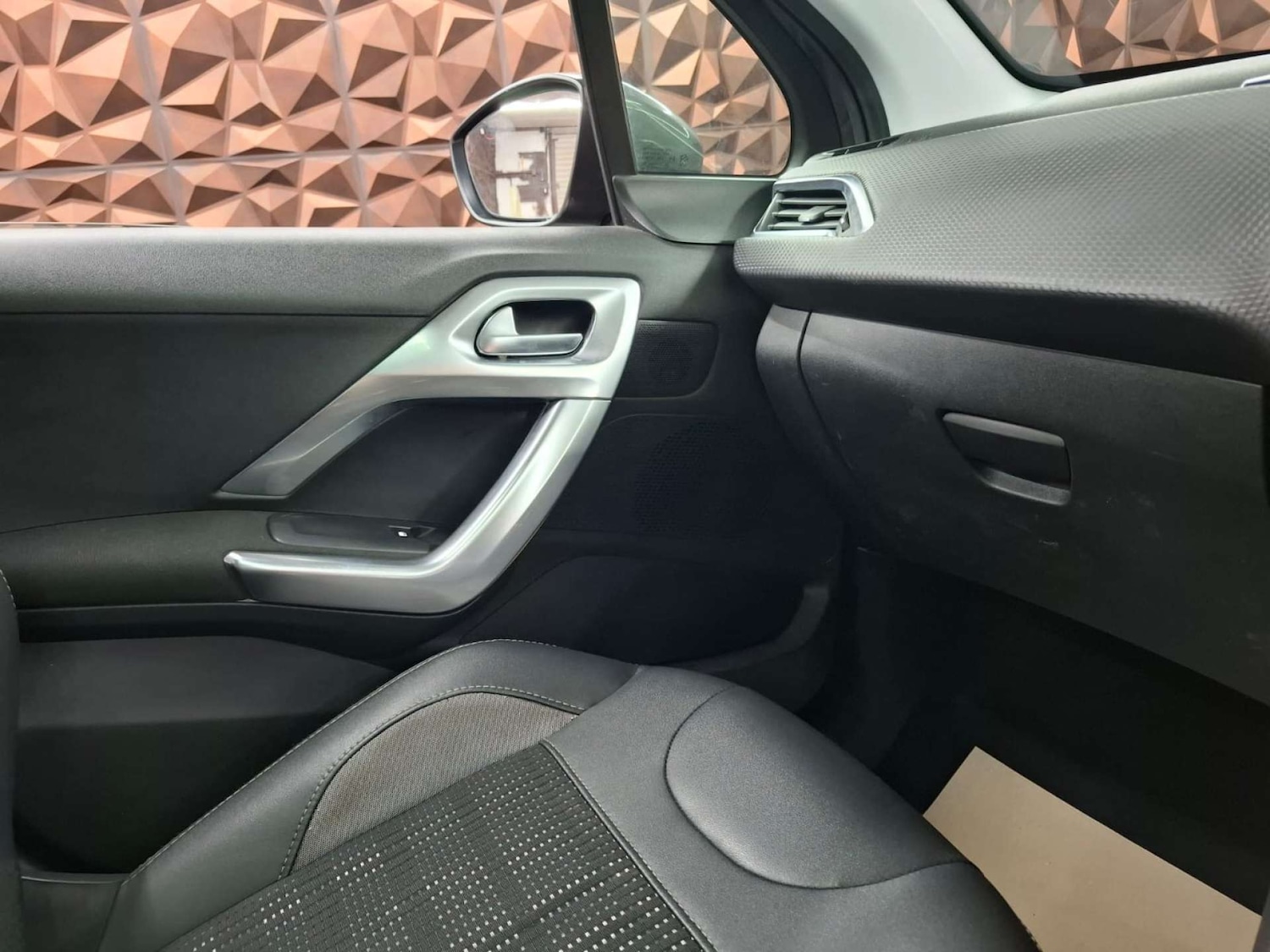 Used Peugeot 2008 2019 for sale - 76921422: Photo 25