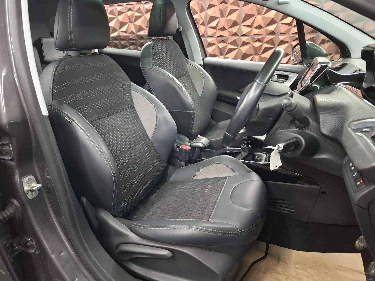 Used Peugeot 2008 2019 for sale - 76921422: Photo 7