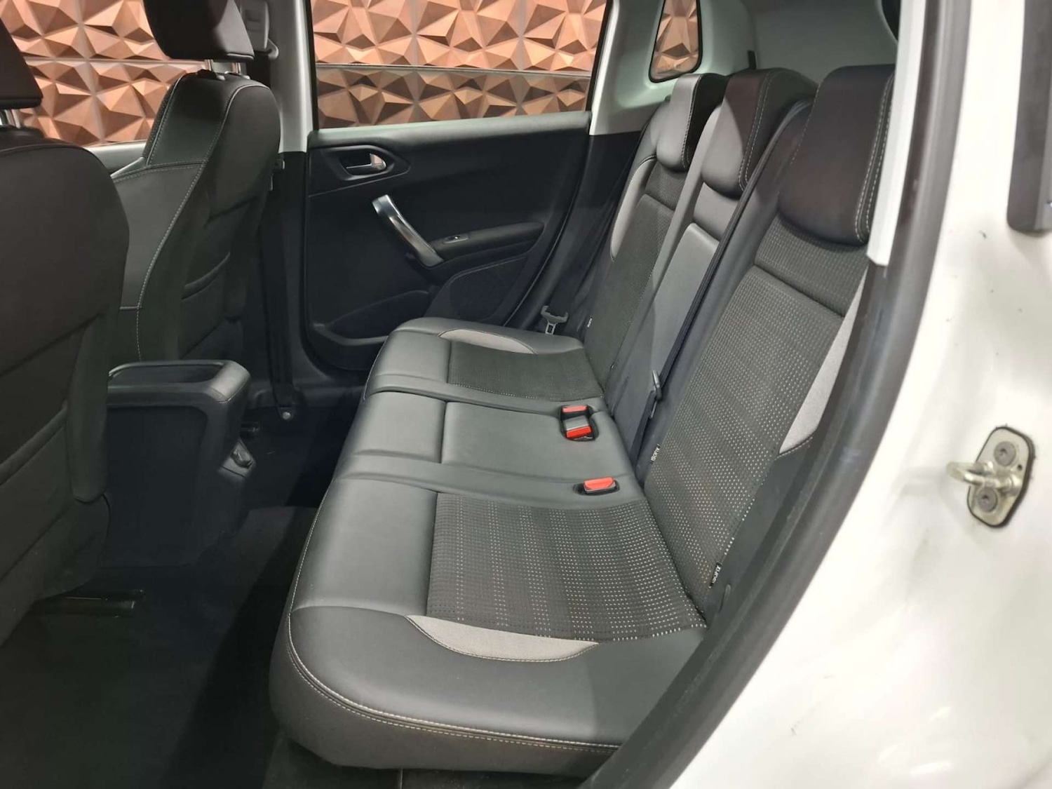 Used Peugeot 2008 2016 for sale - 77151269: Photo 13