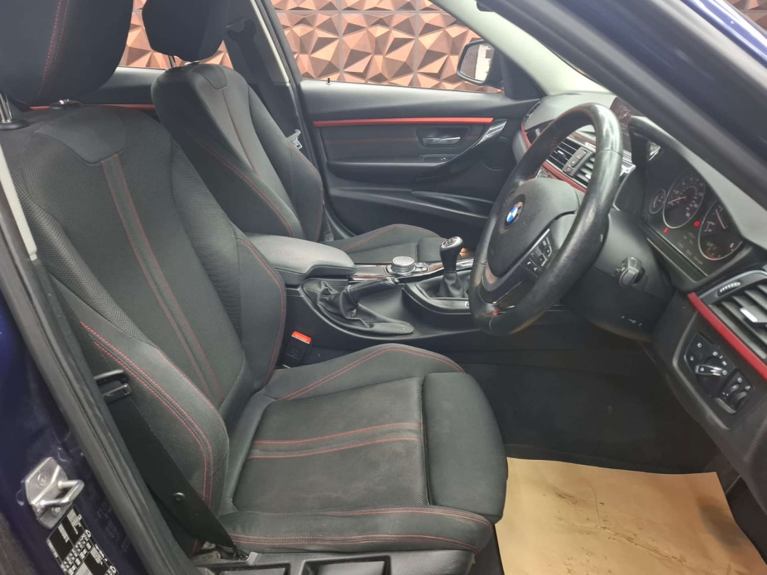 Used BMW 3 Series 2015 for sale - 76921380: Photo 8