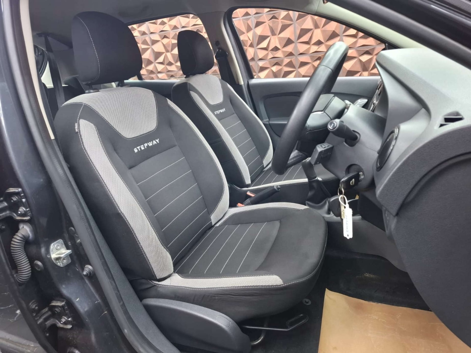 Used Dacia Sandero Stepway 2018 for sale - 77151237: Photo 11