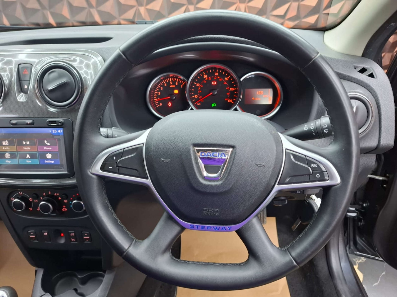 Used Dacia Sandero Stepway 2018 for sale - 77151237: Photo 27