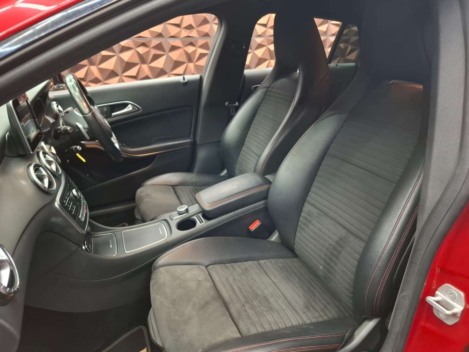 Used Mercedes-Benz C Class 2019 for sale - 76921458: Photo 15