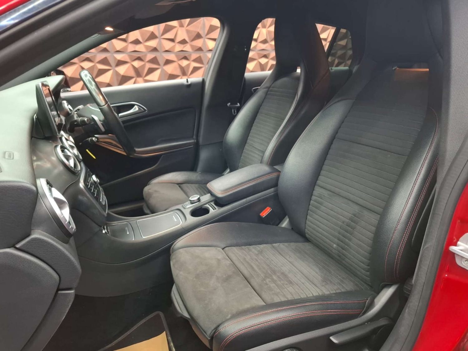 Used Mercedes-Benz C Class 2019 for sale - 76921458: Photo 16