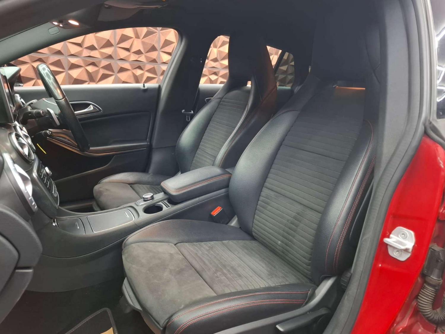 Used Mercedes-Benz C Class 2019 for sale - 76921458: Photo 17