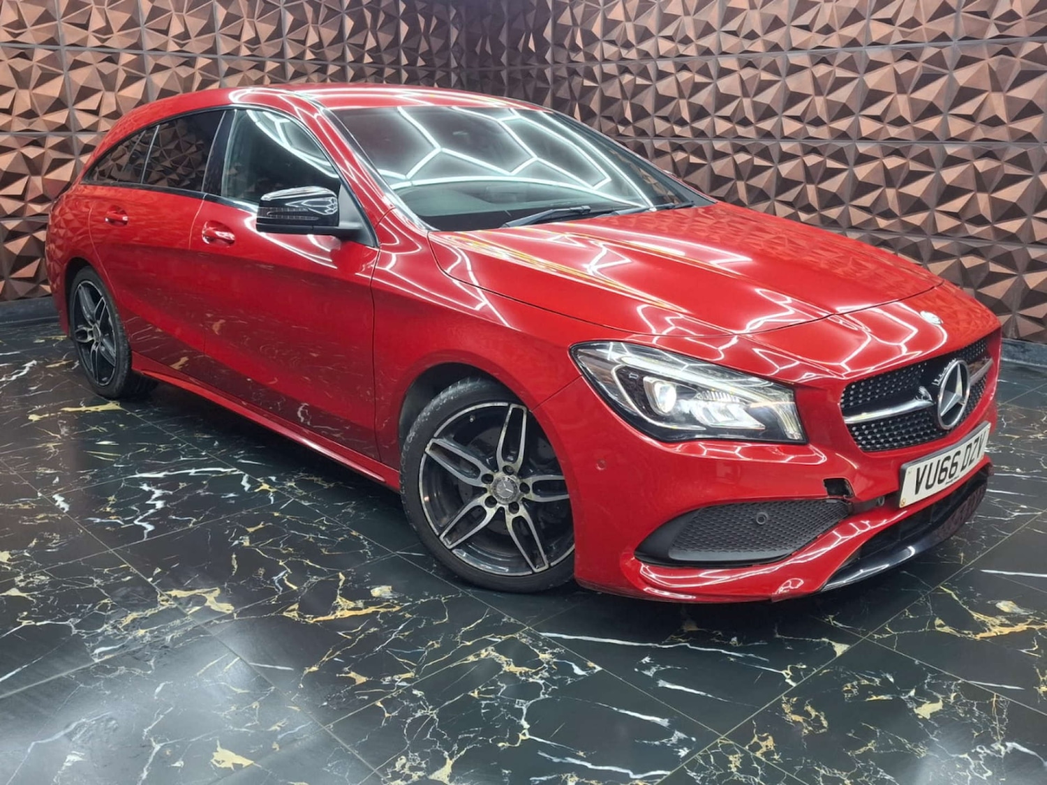 Used Mercedes-Benz C Class 2019 for sale - 76921458: Photo 2