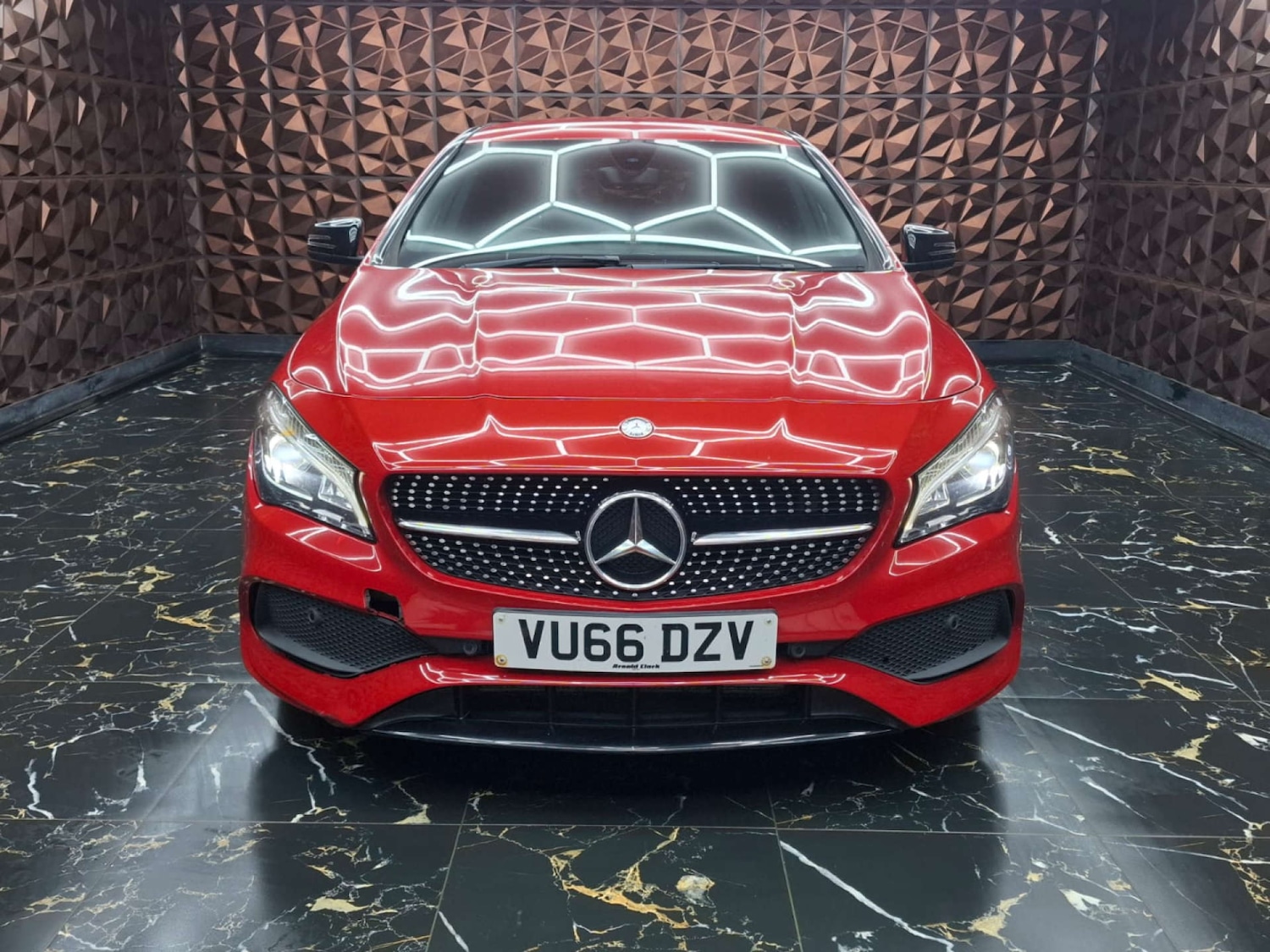 Used Mercedes-Benz C Class 2019 for sale - 76921458: Photo 3