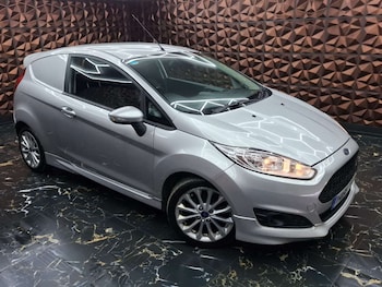 Used Ford Fiesta 2016 for sale - 76921512: Photo