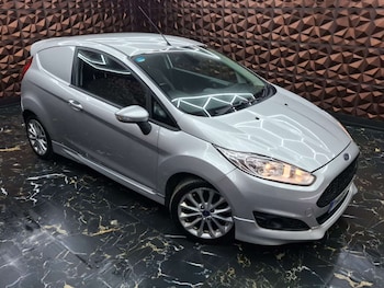 Used Ford Fiesta 2016 for sale - 76921512: Photo