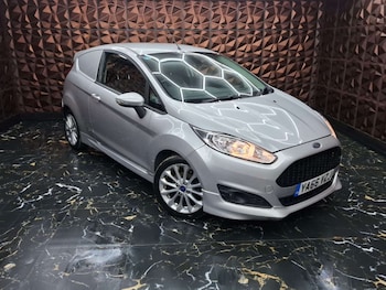 Used Ford Fiesta 2016 for sale - 76921512: Photo