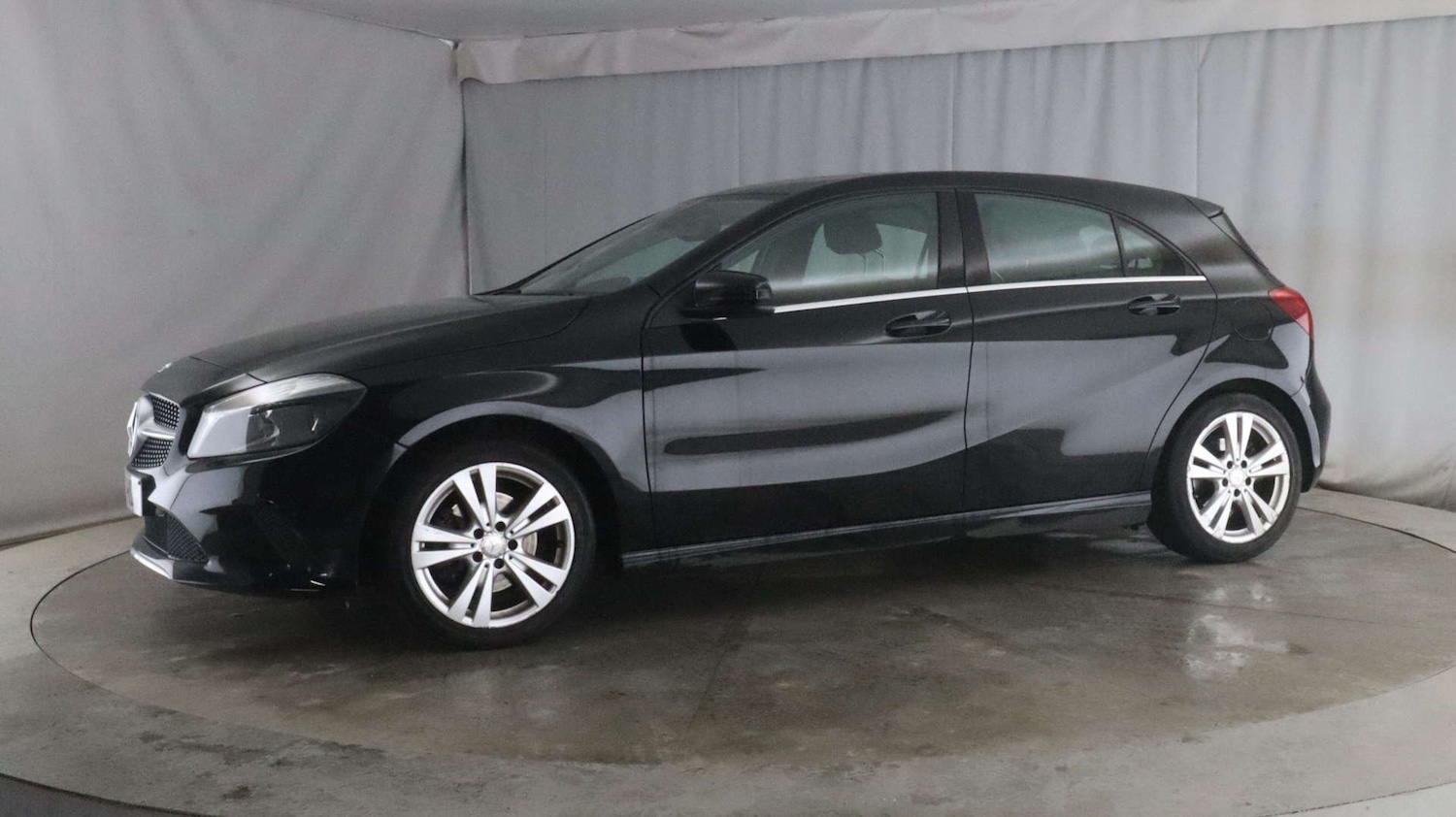 Used Mercedes-Benz A-Class 2017 for sale - 77173432: Photo 3