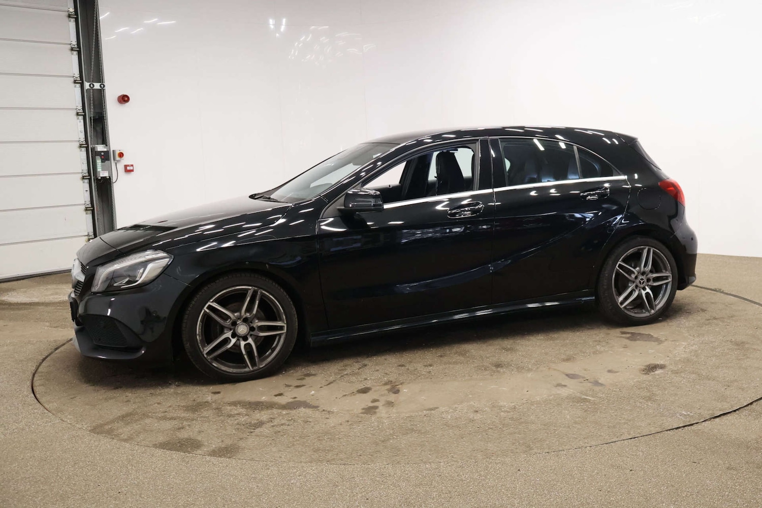 Used Mercedes-Benz A-Class 2017 for sale - 77702631: Photo 4