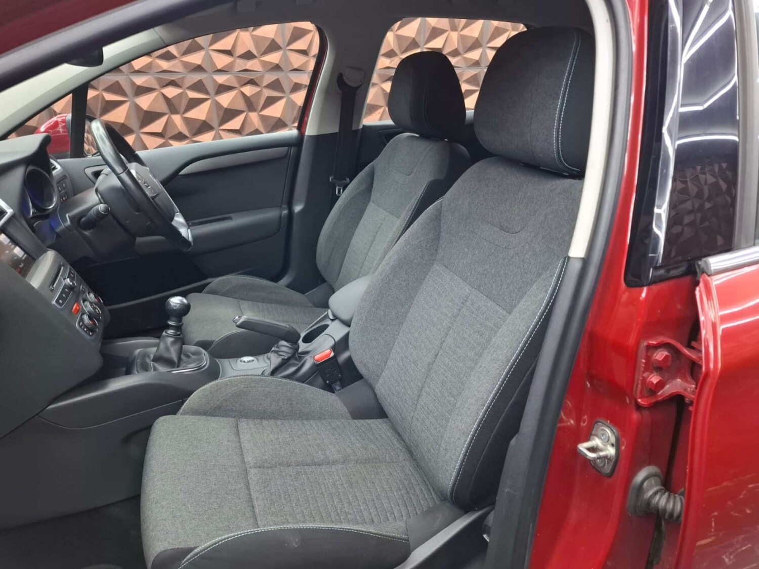 Used Citroen C4 2016 for sale - 76921449: Photo 18