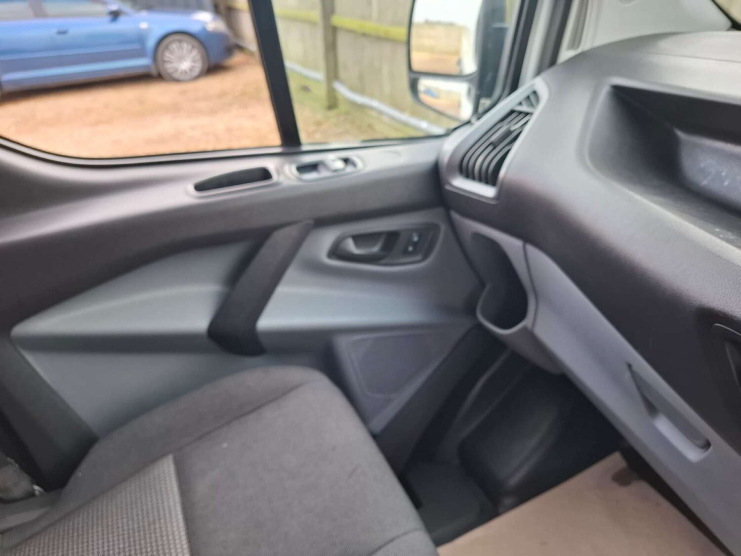 Used Ford Transit Custom 2017 for sale - 76921424: Photo 8