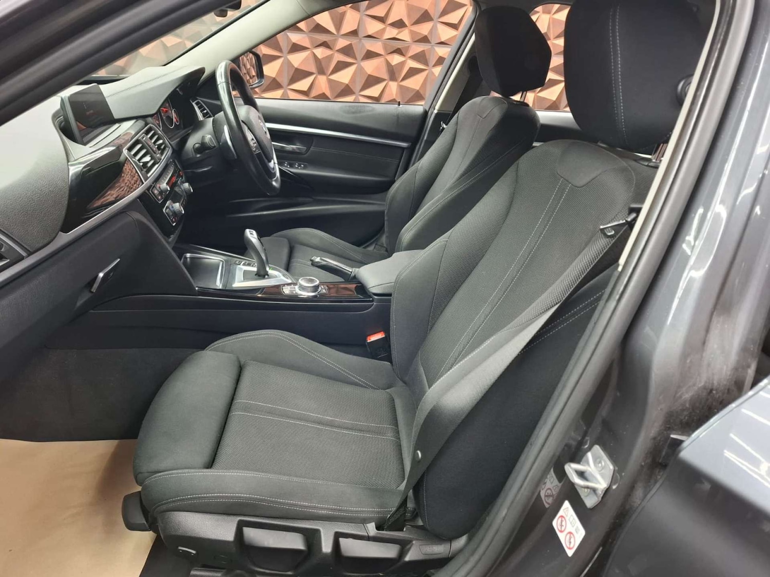 Used BMW 3 Series 2018 for sale - 76921318: Photo 15