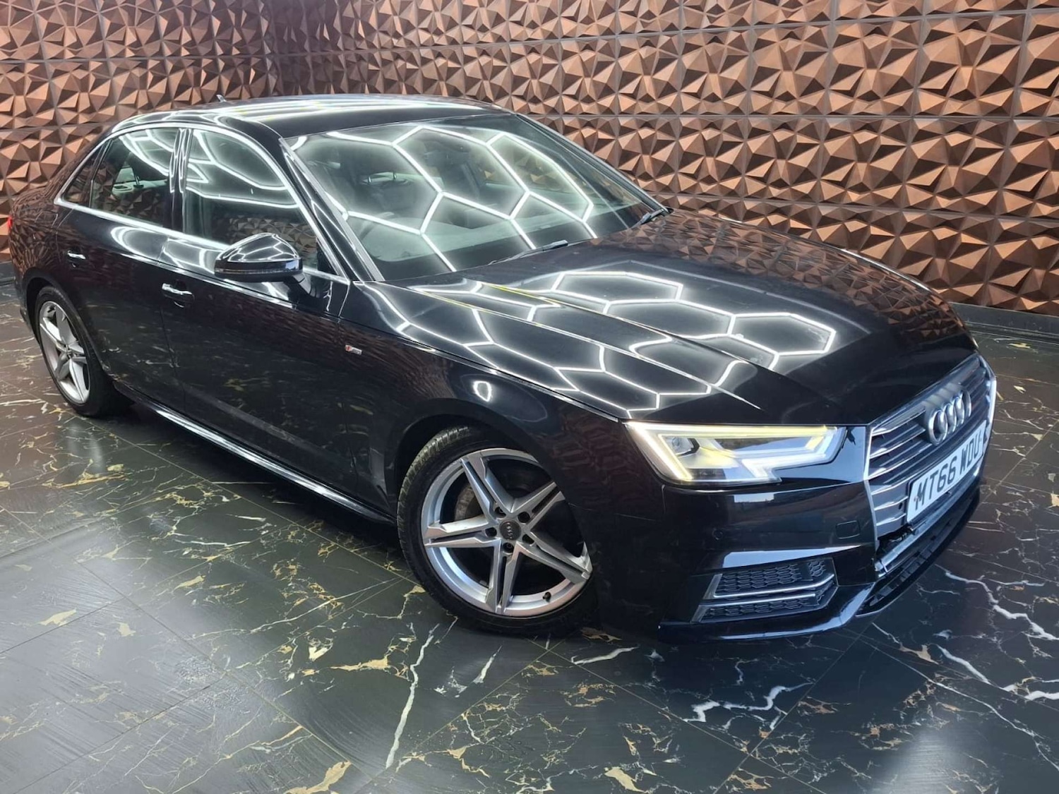 Used Audi A4 2016 for sale - 77151150: Photo 2