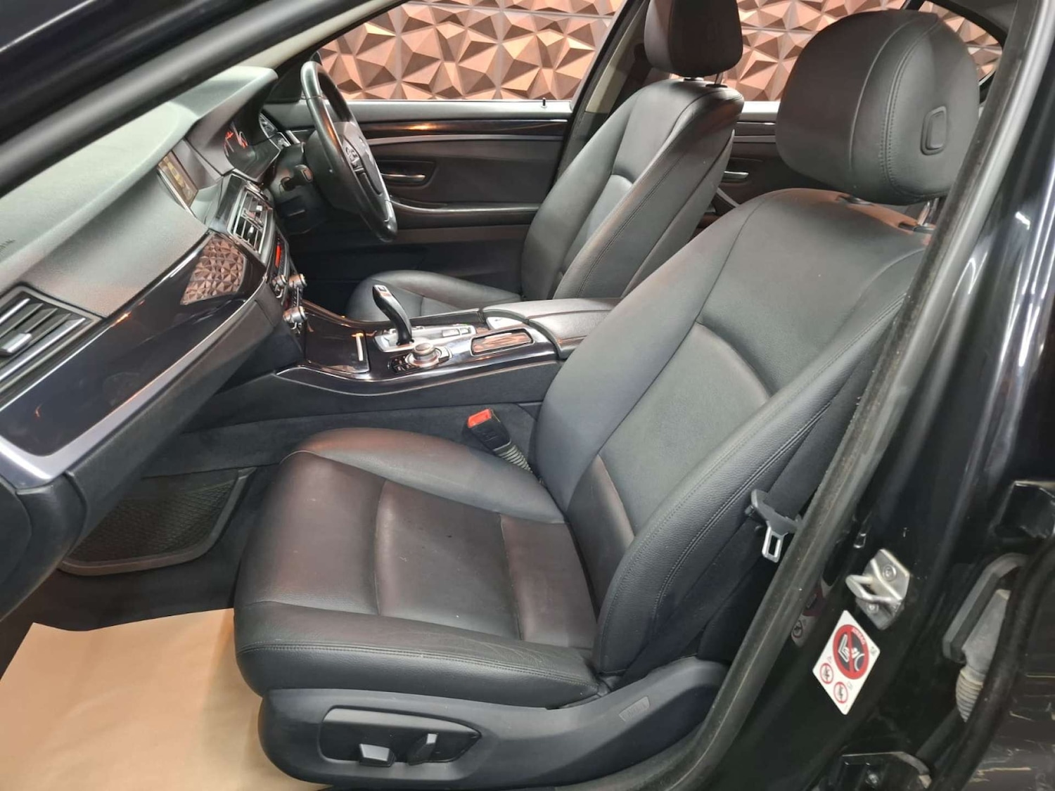 Used BMW 5 Series 2015 for sale - 76921451: Photo 12