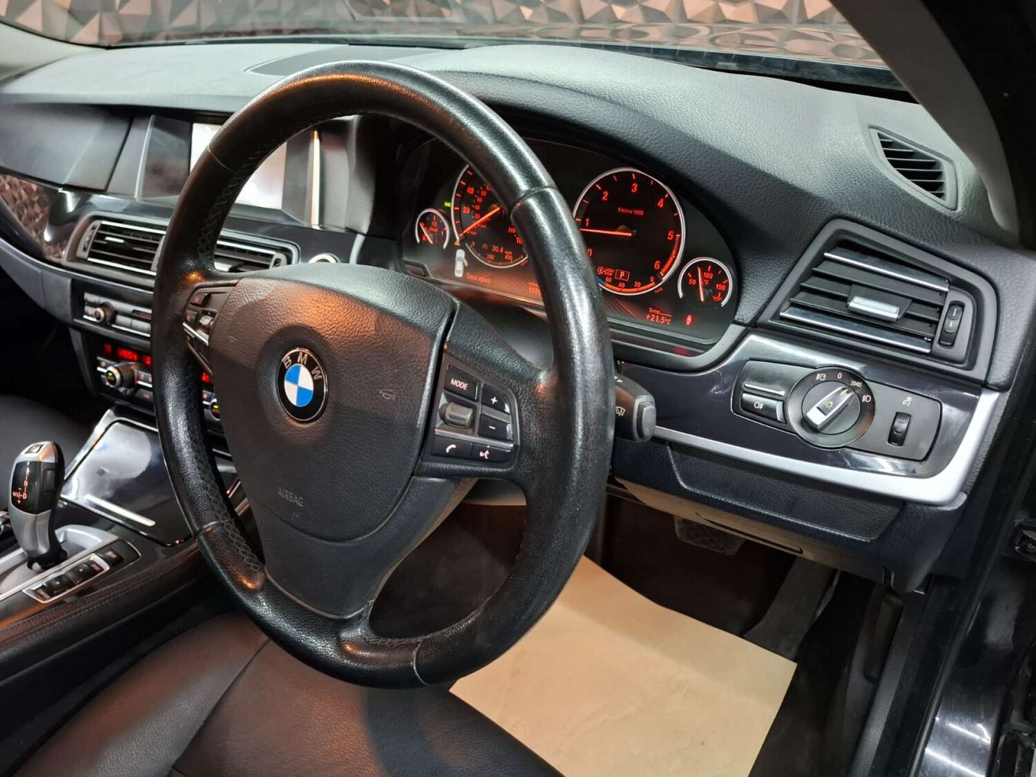 Used BMW 5 Series 2015 for sale - 76921451: Photo 17