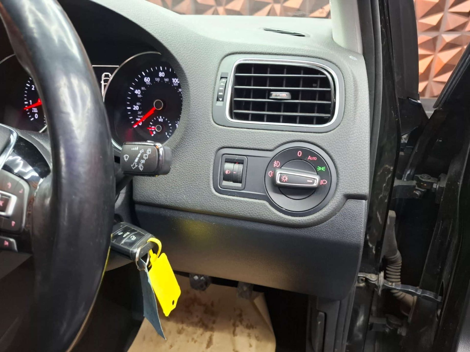 Used Volkswagen Polo 2016 for sale - 77151334: Photo 50