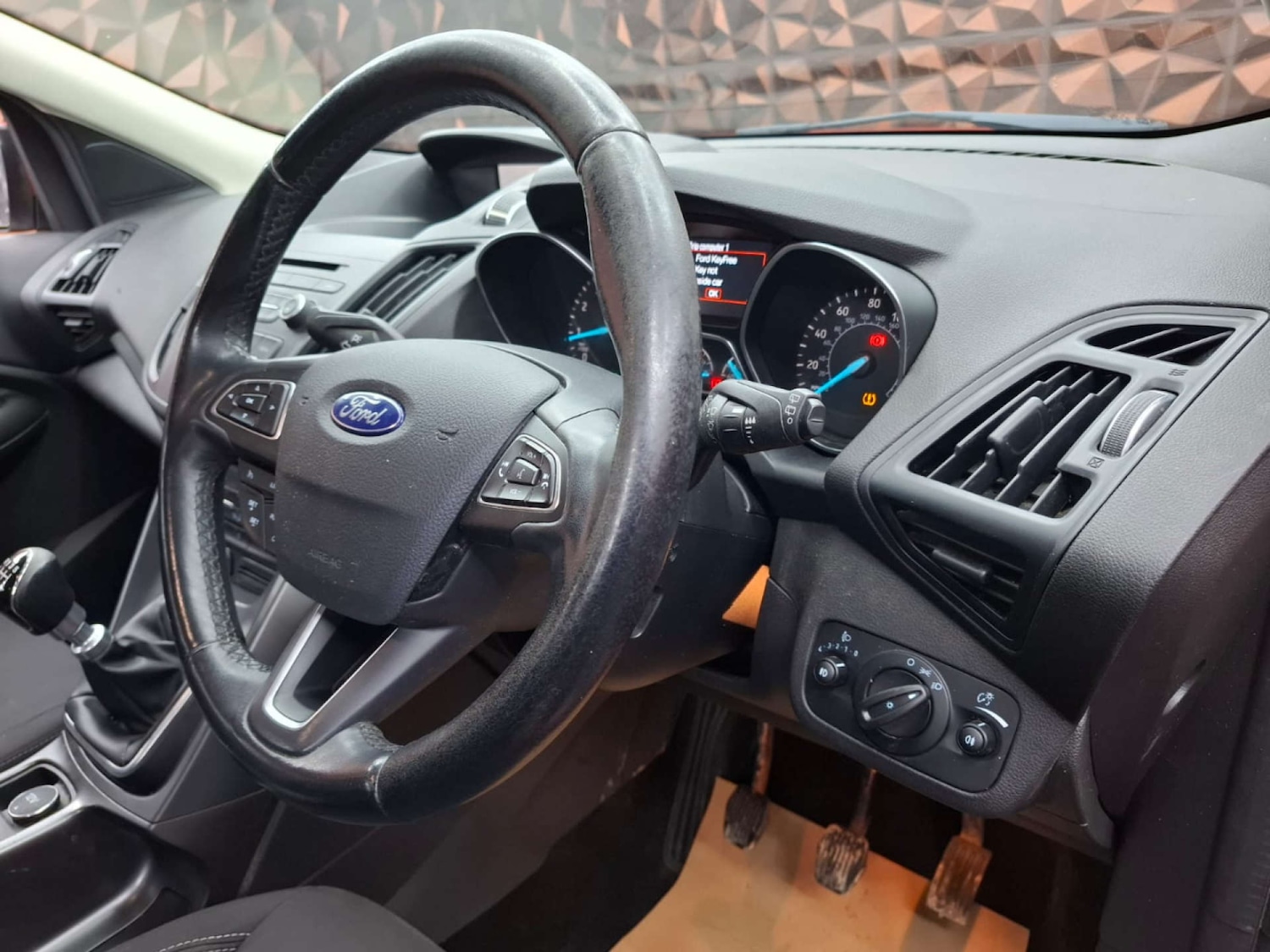 Used Ford Kuga 2017 for sale - 77151256: Photo 32