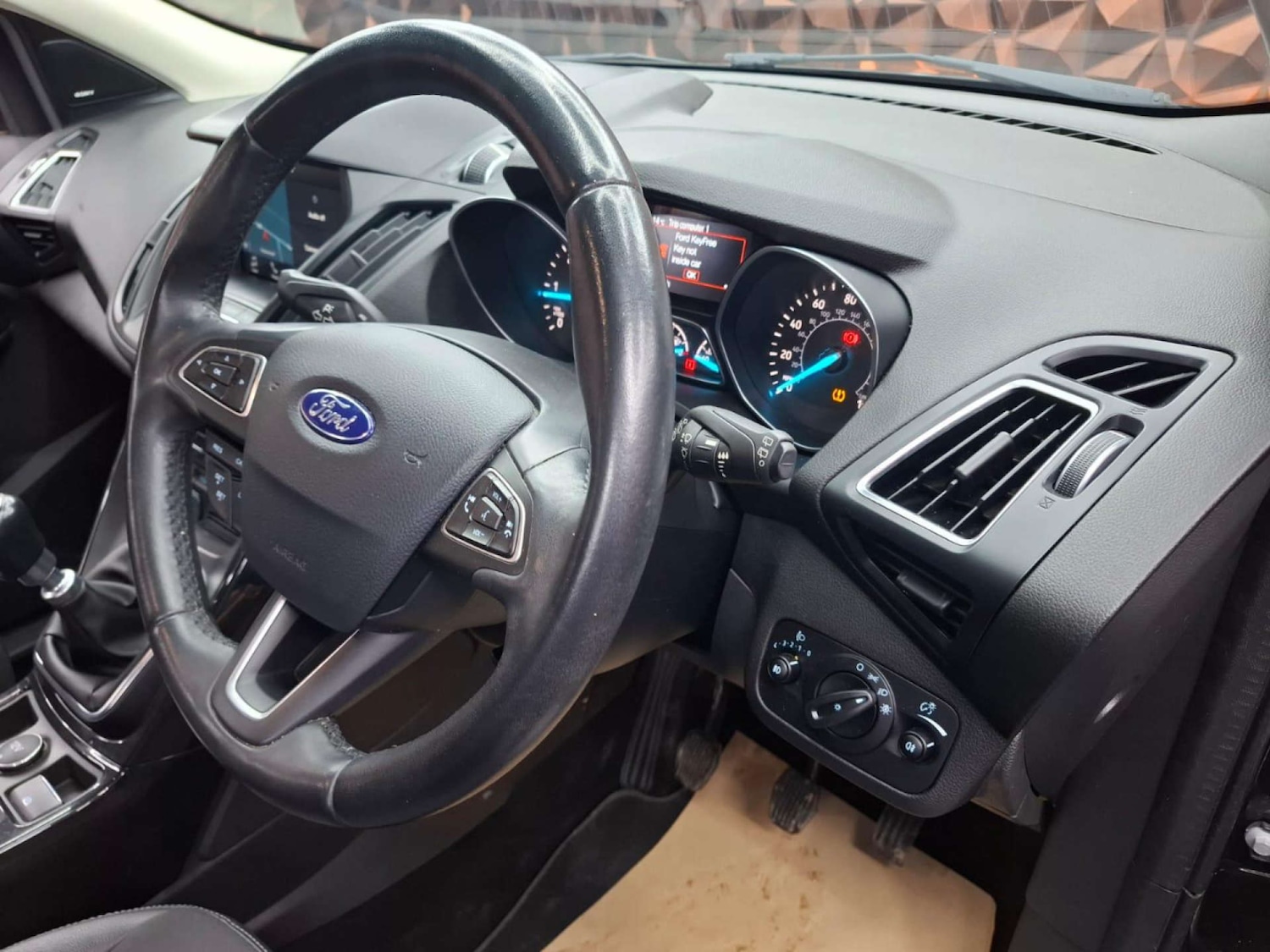 Used Ford Kuga 2017 for sale - 76921438: Photo 28