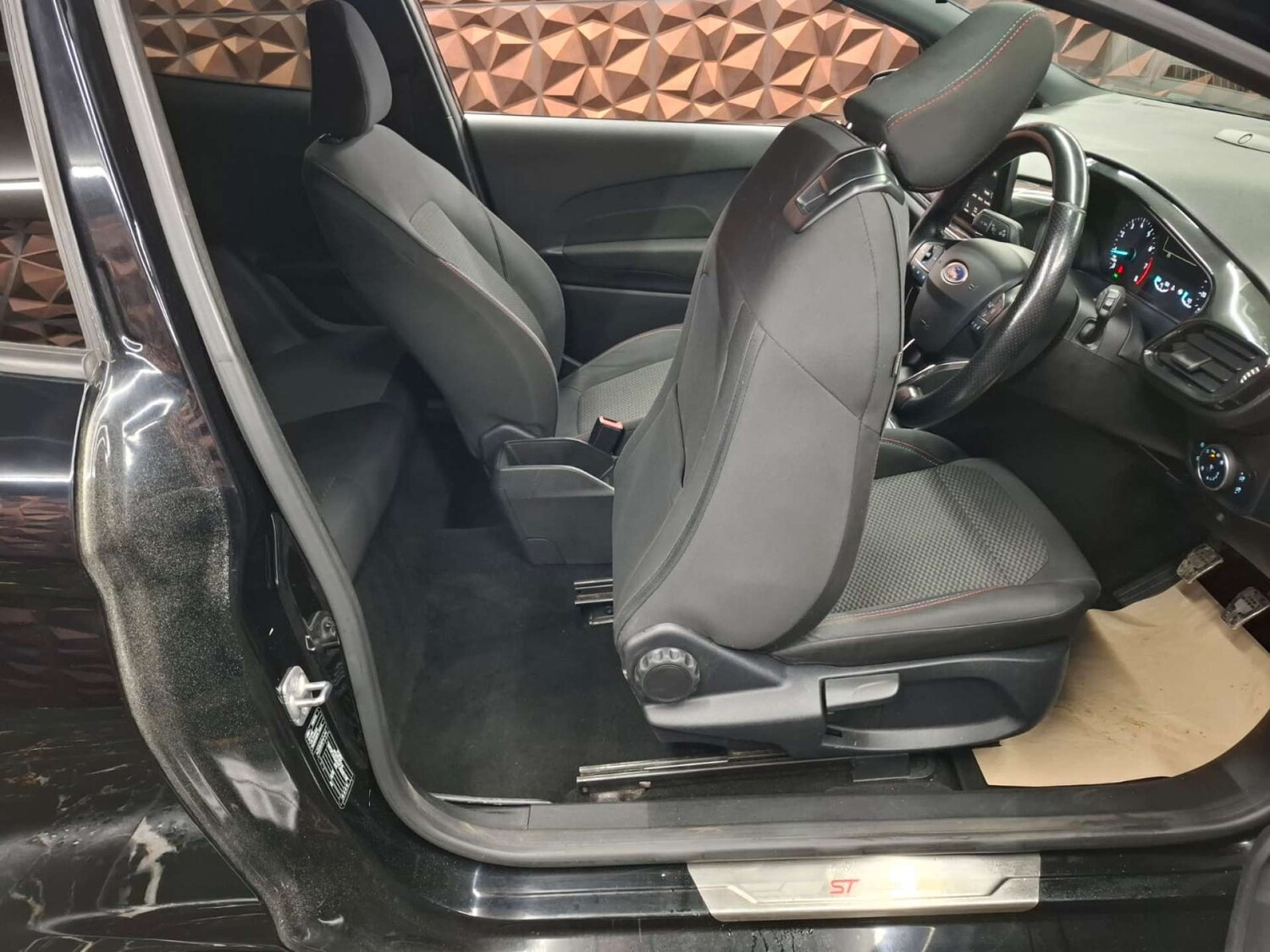 Used Ford Fiesta 2018 for sale - 76921376: Photo 12