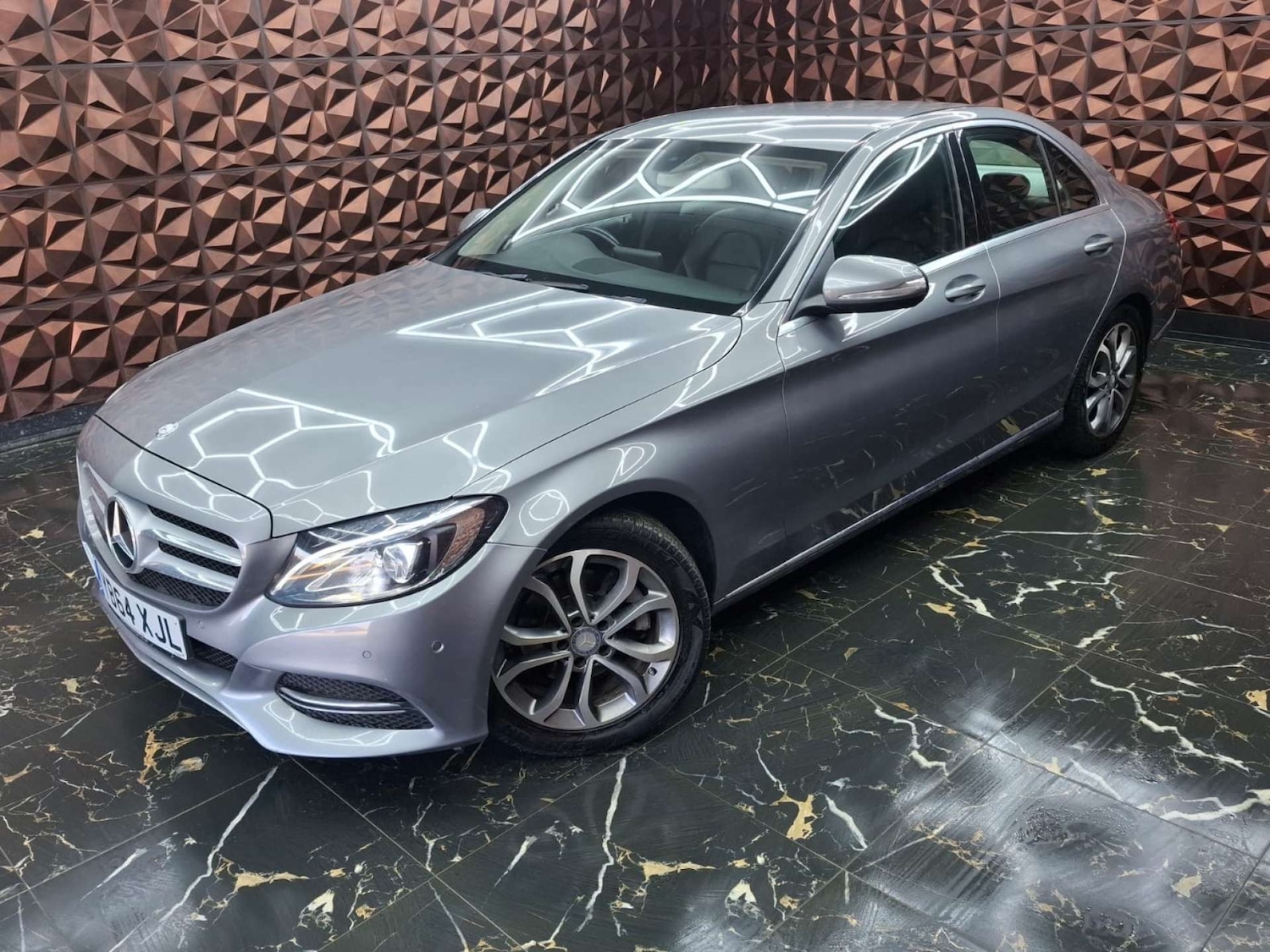 Used Mercedes-Benz C Class 2015 for sale - 76921322: Photo 2