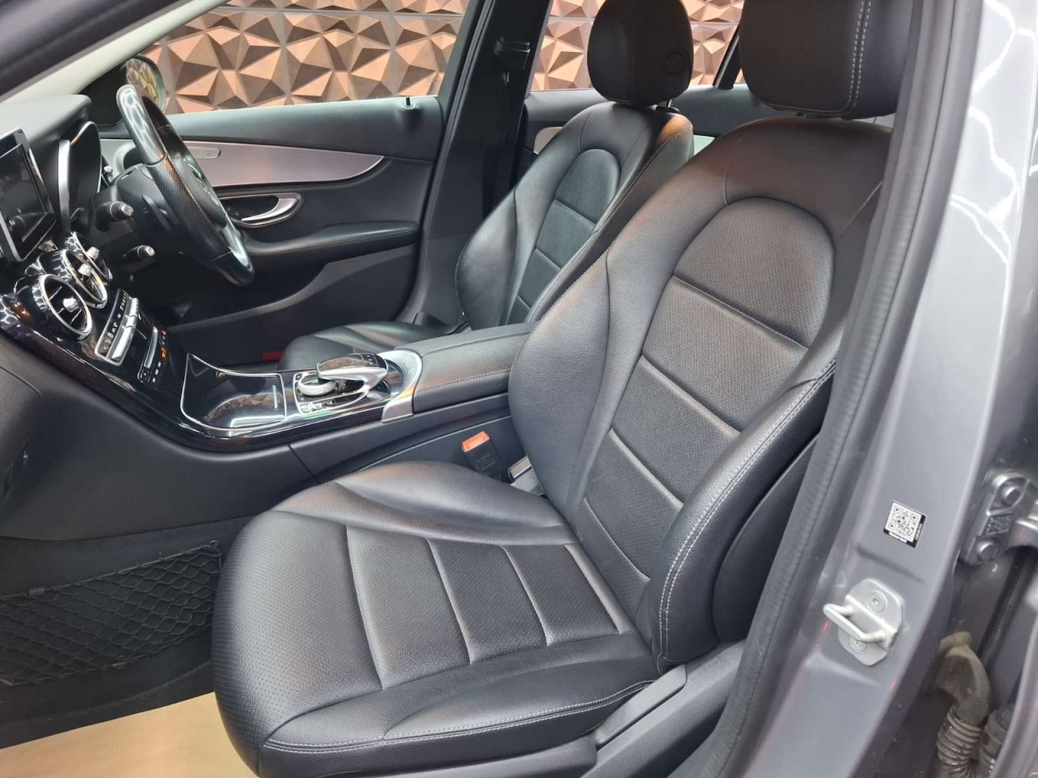 Used Mercedes-Benz C Class 2015 for sale - 76921322: Photo 30