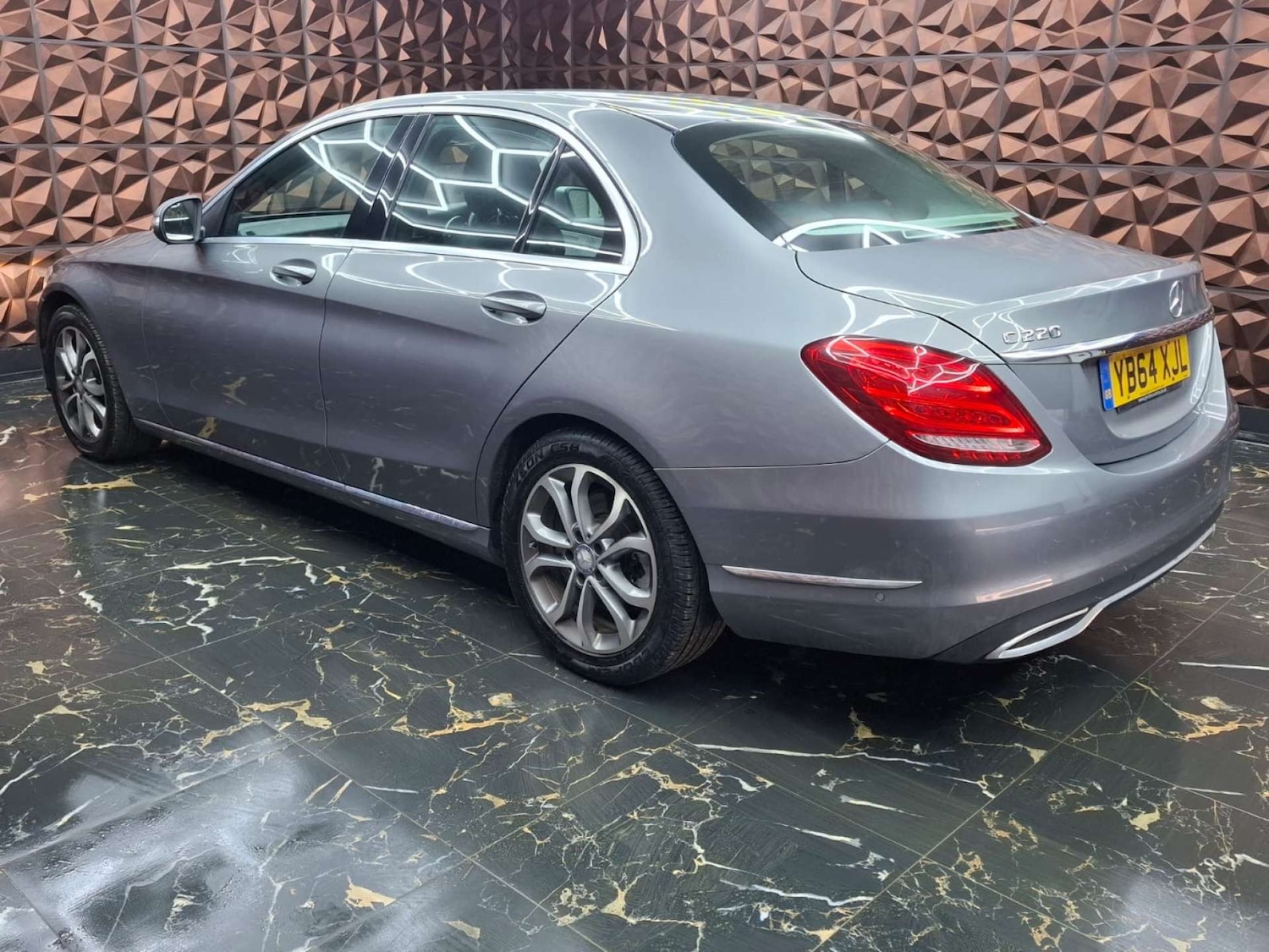 Used Mercedes-Benz C Class 2015 for sale - 76921322: Photo 5