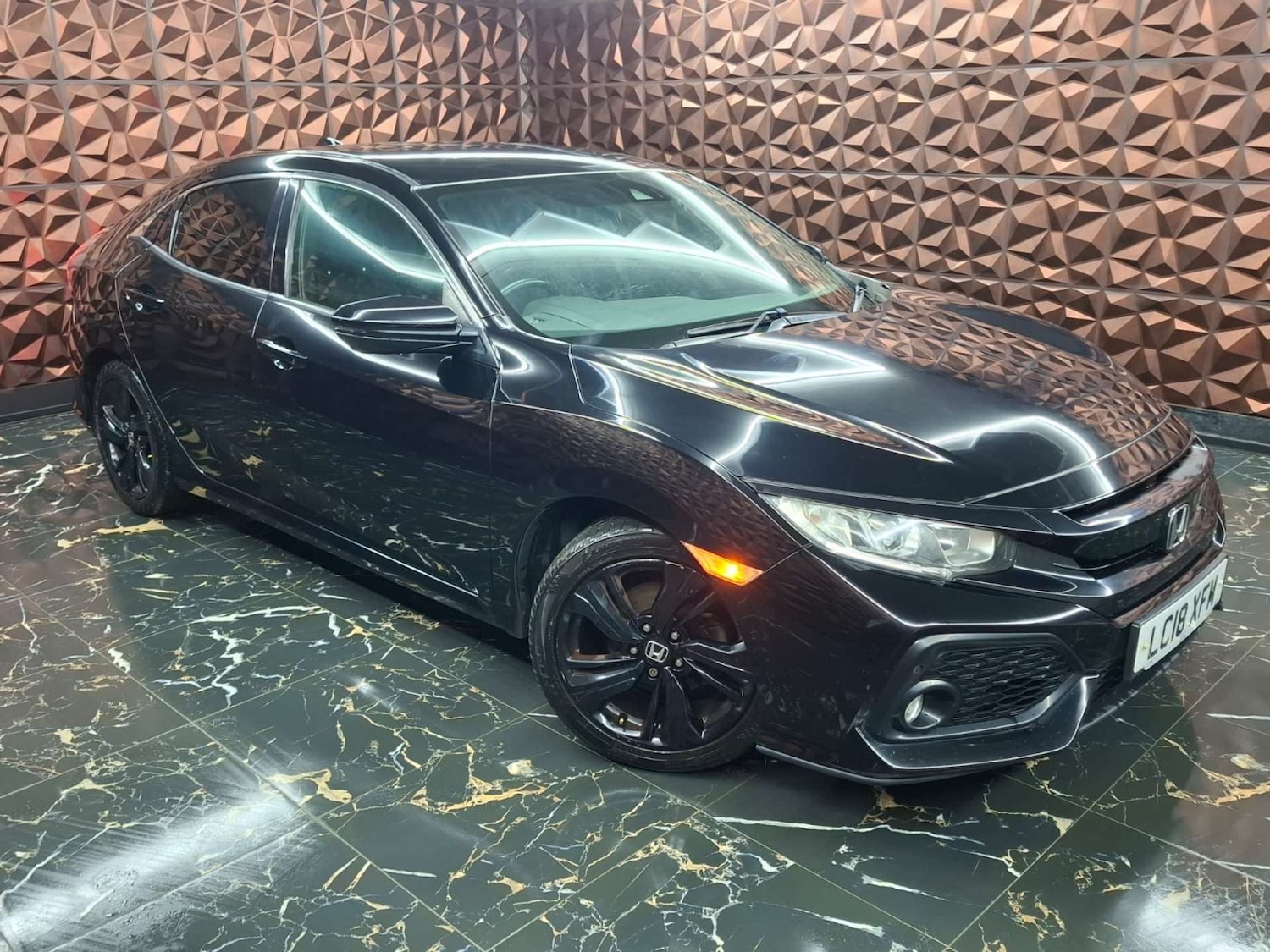 Used Honda Civic 2018 for sale - 77151177: Photo 7