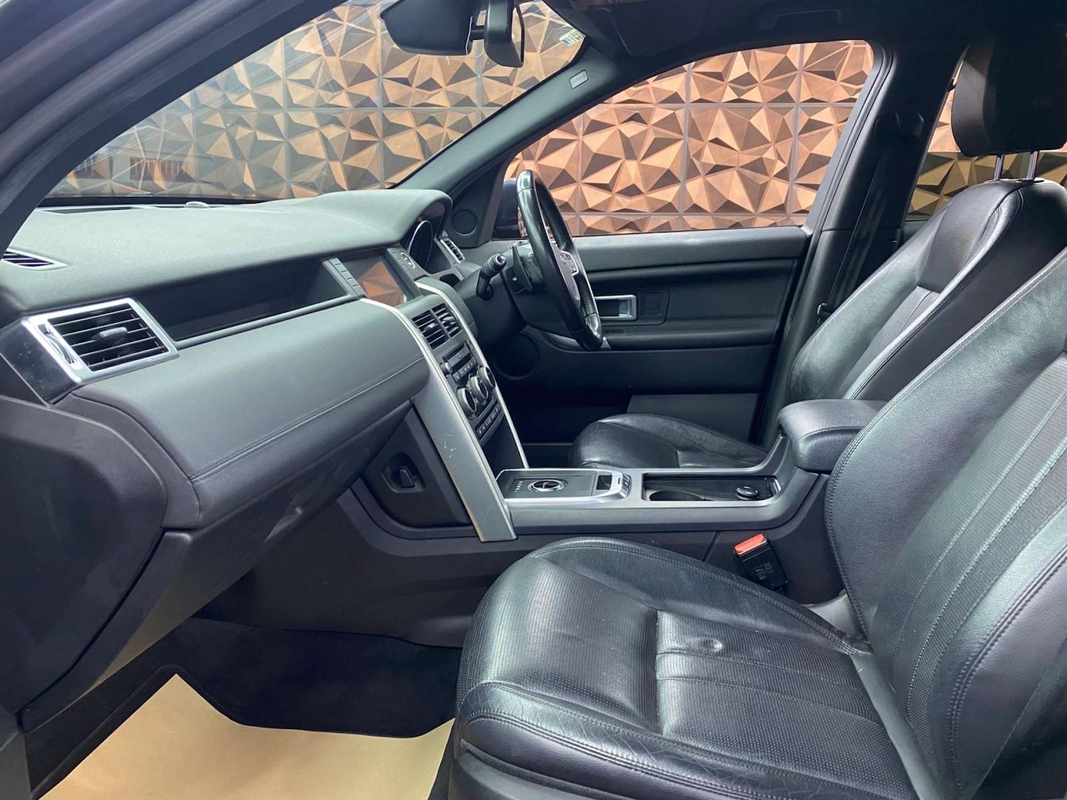 Used Land Rover Discovery Sport 2017 for sale - 77964798: Photo 13