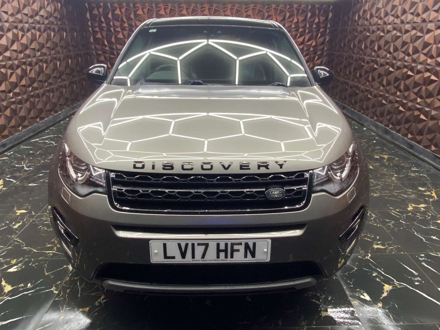 Used Land Rover Discovery Sport 2017 for sale - 77964798: Photo 2