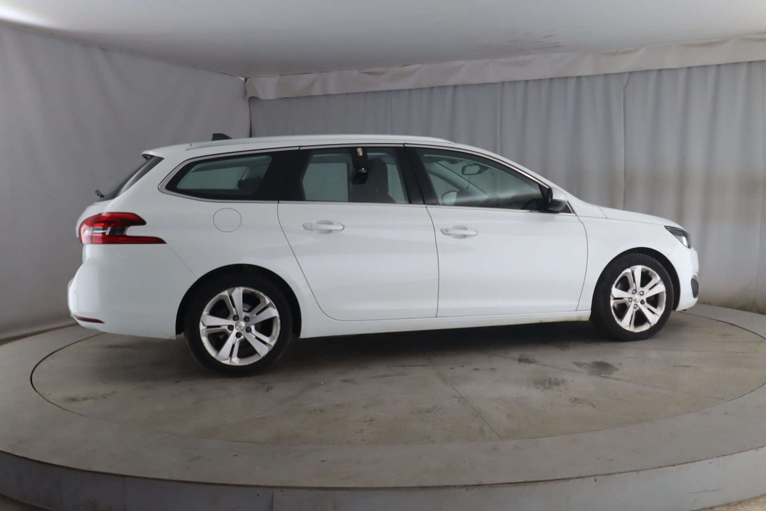 Used Peugeot 308 2015 for sale - 77575827: Photo 8