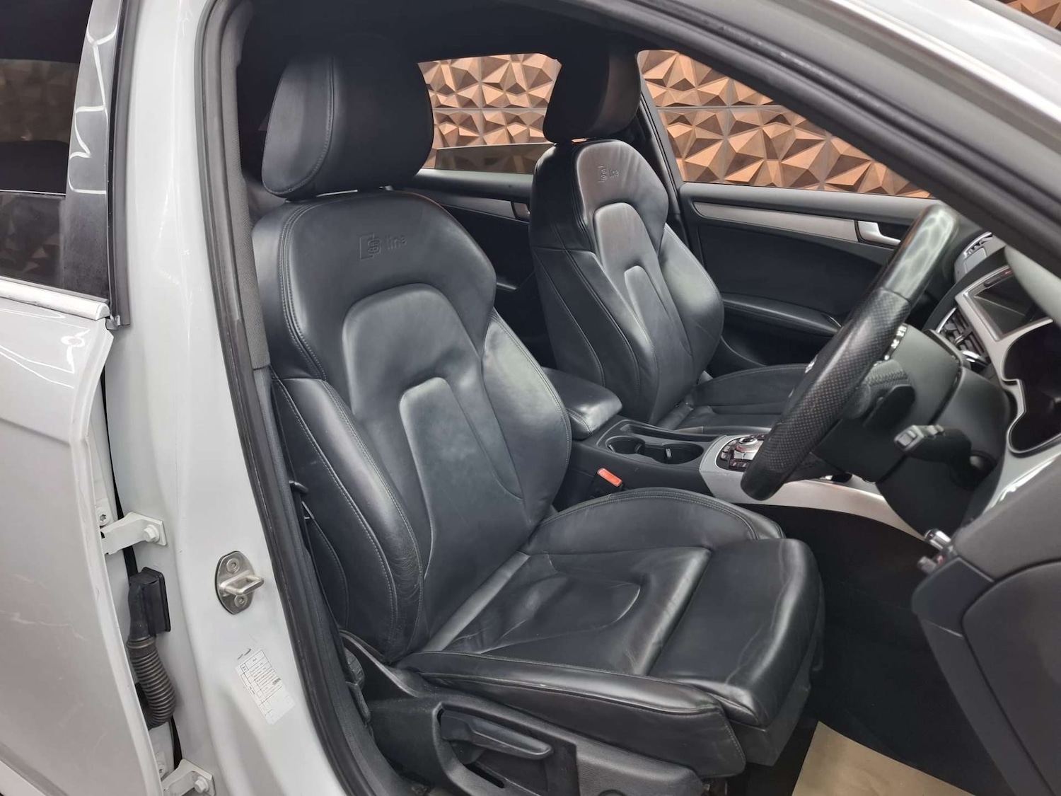 Used Audi A4 2015 for sale - 78073797: Photo 8