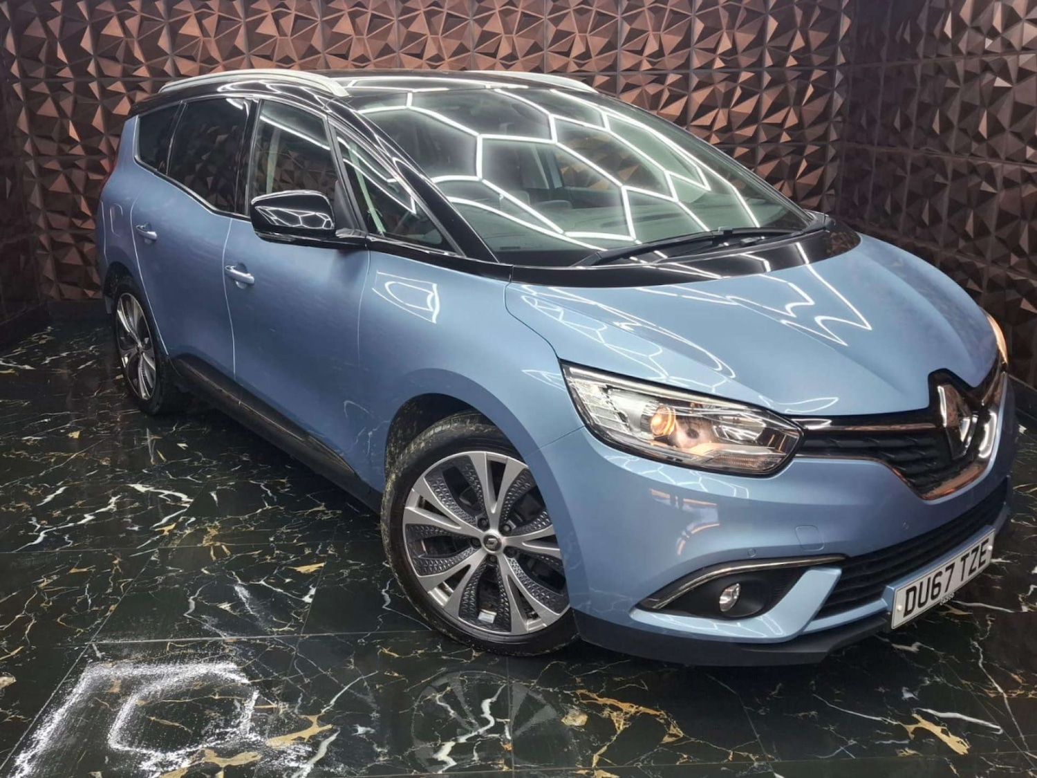 Used Renault Grand Scenic 2017 for sale - 77151295: Photo 1