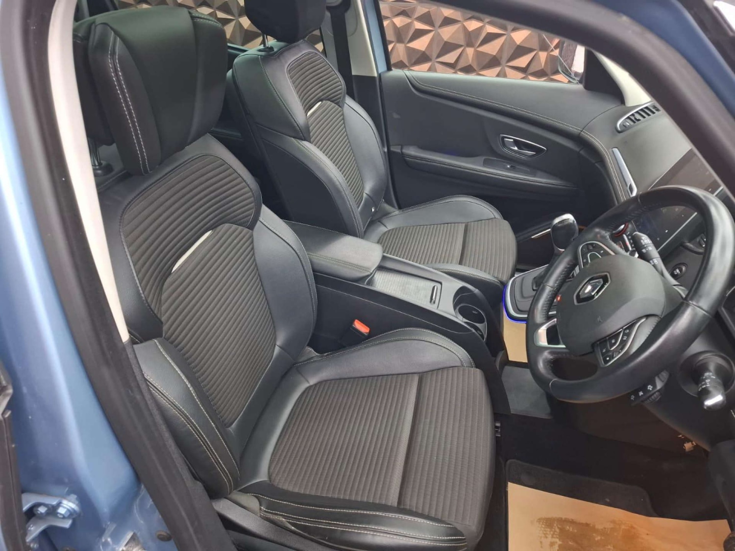 Used Renault Grand Scenic 2017 for sale - 77151295: Photo 16