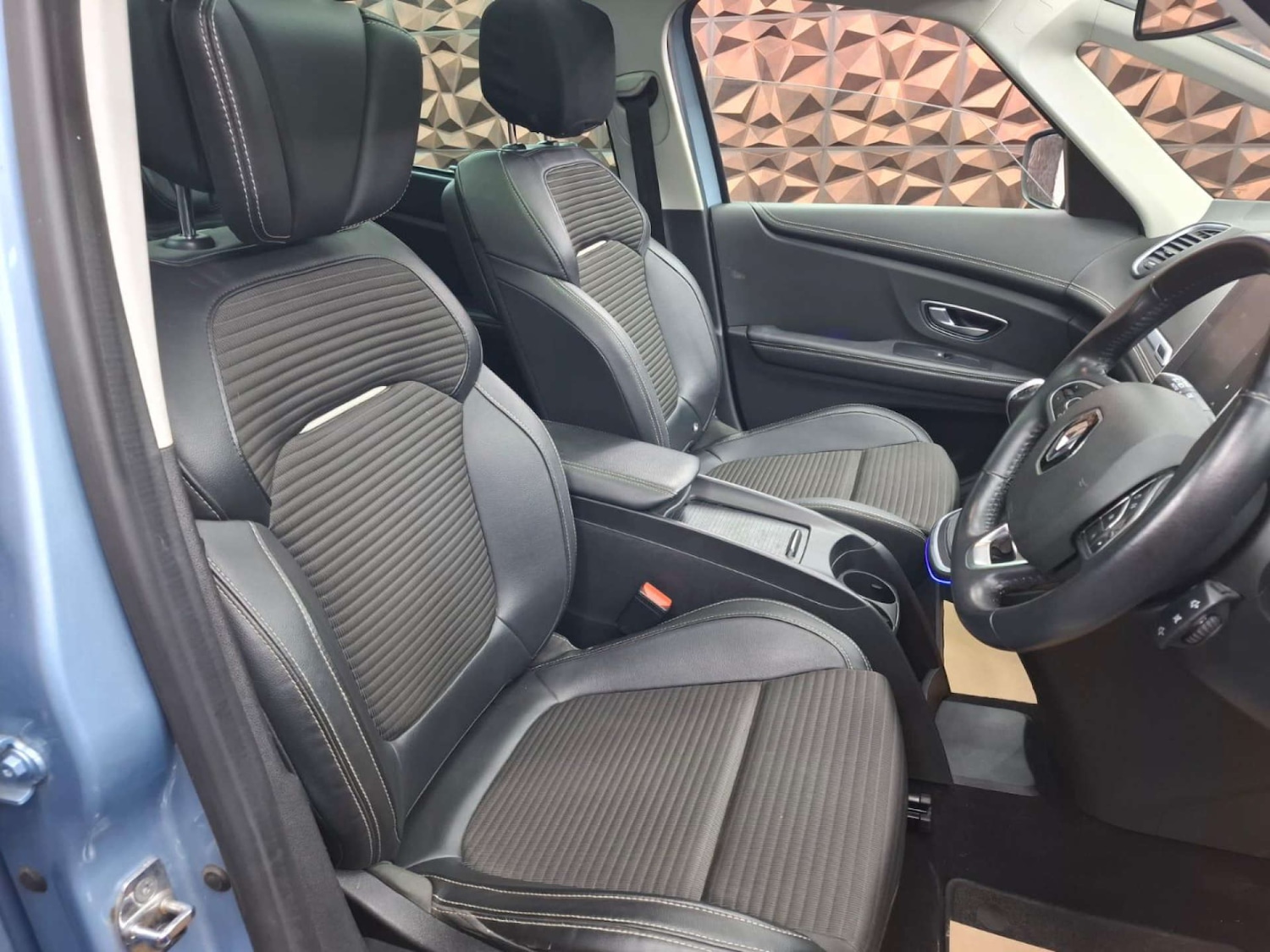 Used Renault Grand Scenic 2017 for sale - 77151295: Photo 18