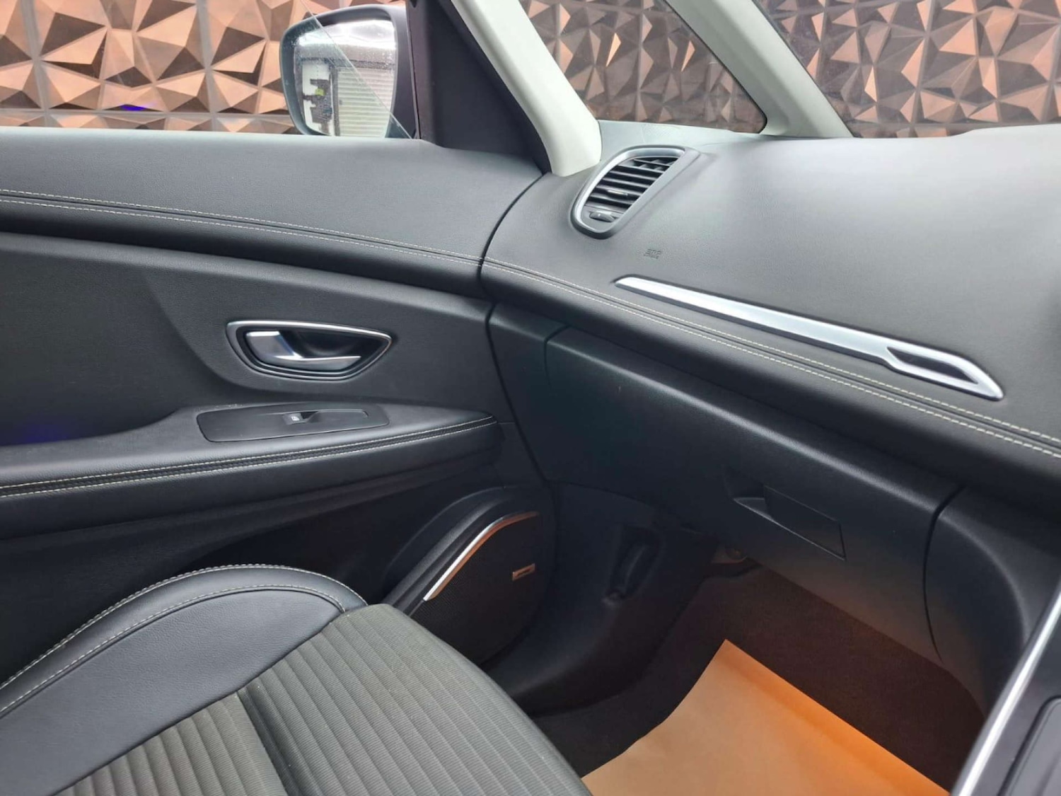 Used Renault Grand Scenic 2017 for sale - 77151295: Photo 21