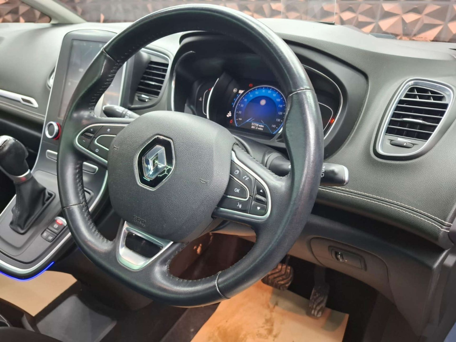 Used Renault Grand Scenic 2017 for sale - 77151295: Photo 22