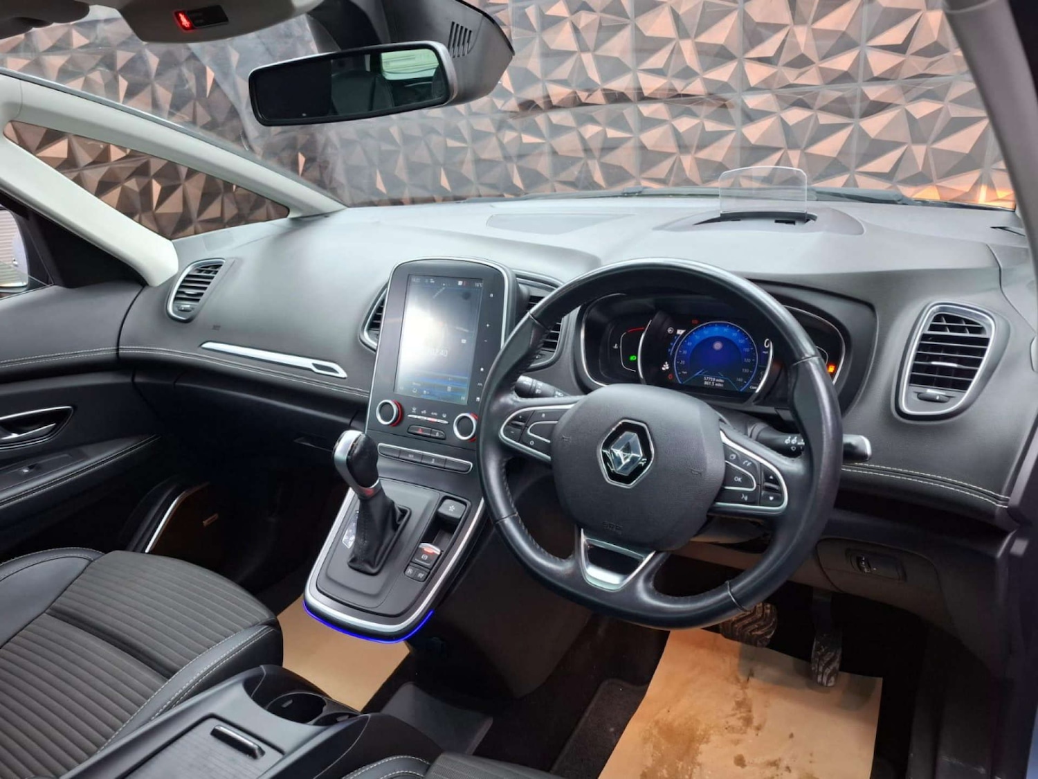 Used Renault Grand Scenic 2017 for sale - 77151295: Photo 23