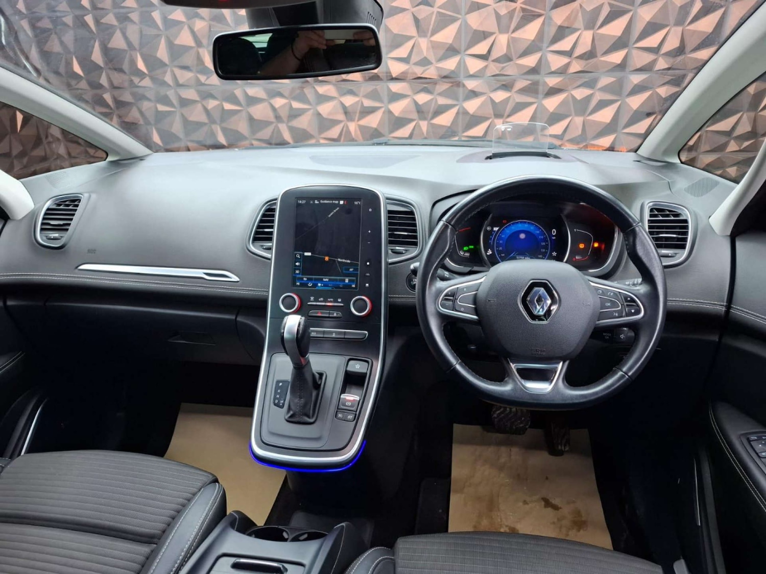 Used Renault Grand Scenic 2017 for sale - 77151295: Photo 26