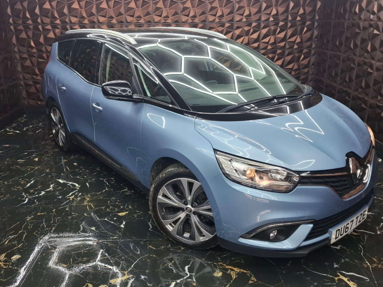 Used Renault Grand Scenic 2017 for sale - 77151295: Photo 3