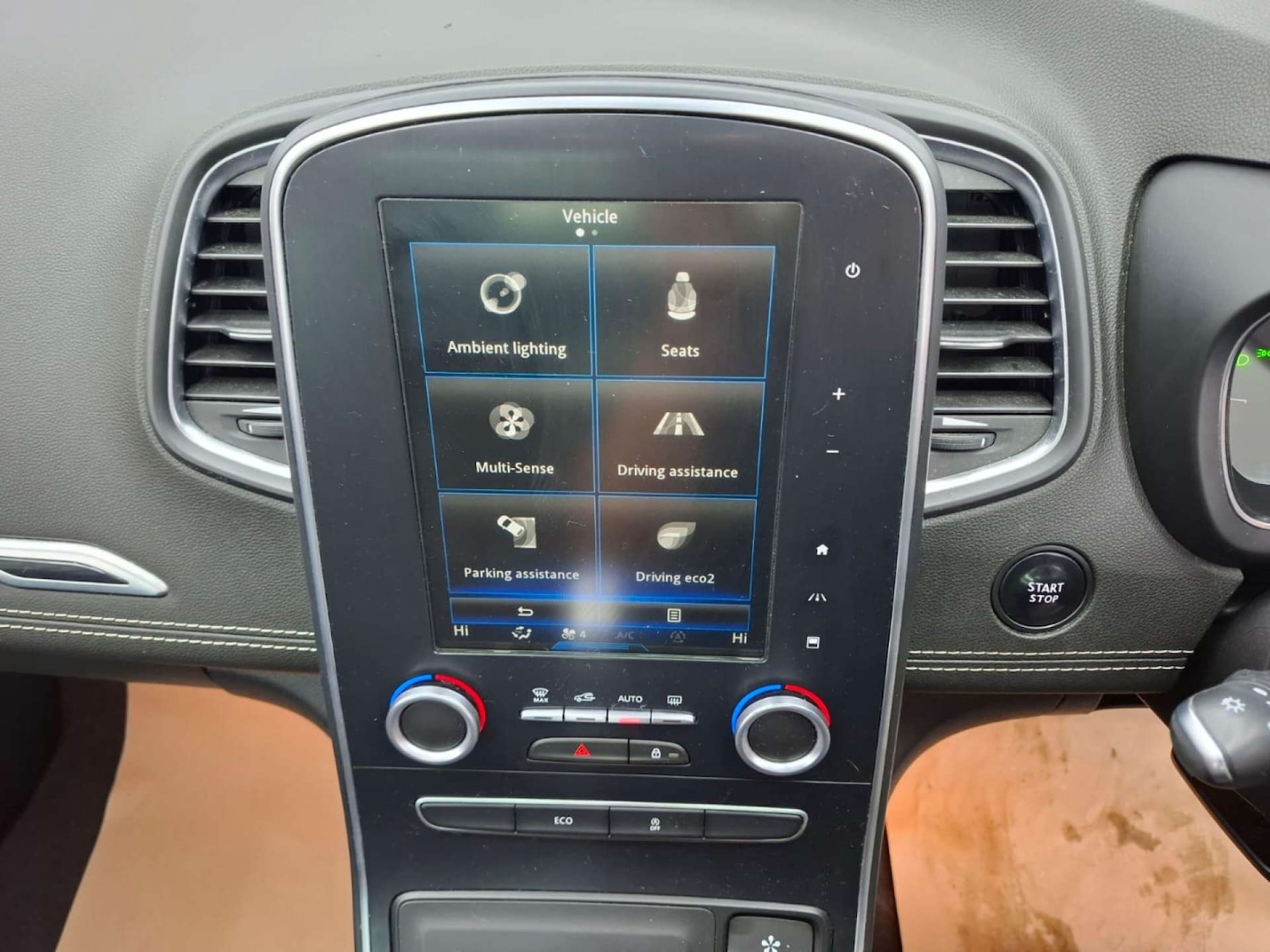 Used Renault Grand Scenic 2017 for sale - 77151295: Photo 34