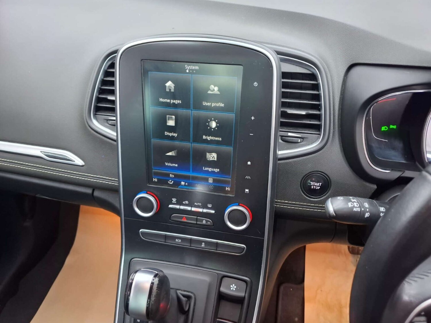 Used Renault Grand Scenic 2017 for sale - 77151295: Photo 35