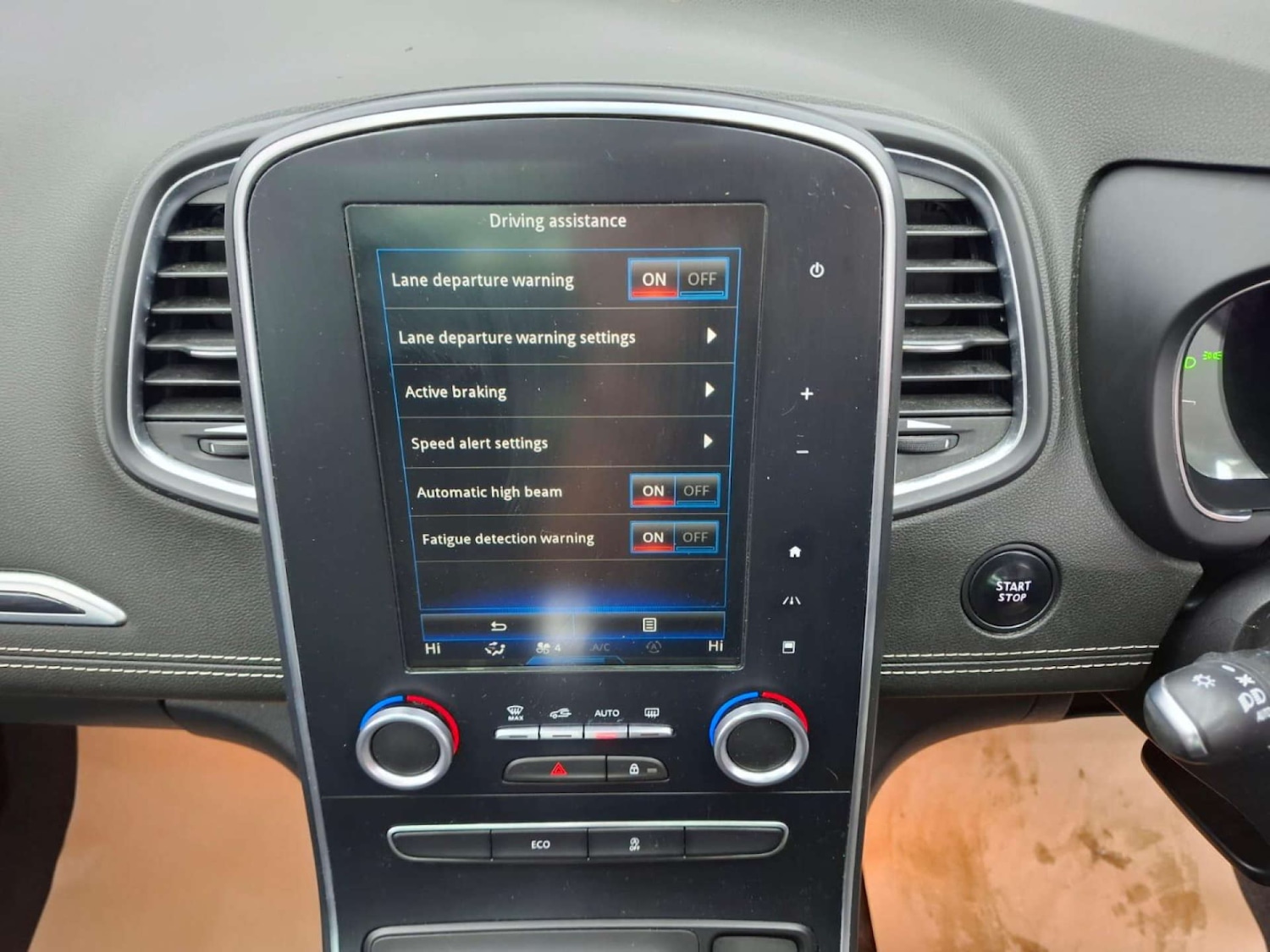 Used Renault Grand Scenic 2017 for sale - 77151295: Photo 37