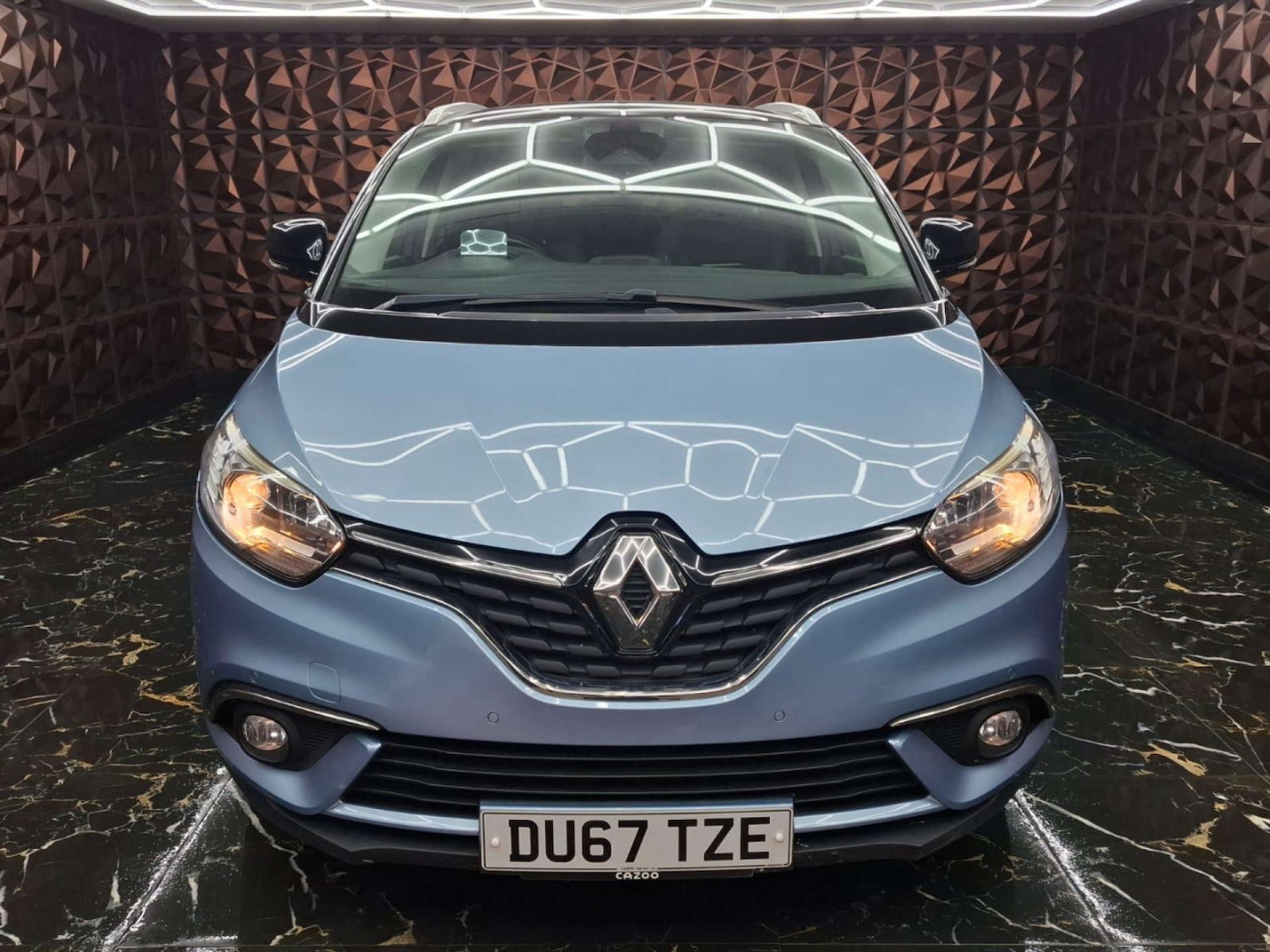 Used Renault Grand Scenic 2017 for sale - 77151295: Photo 4