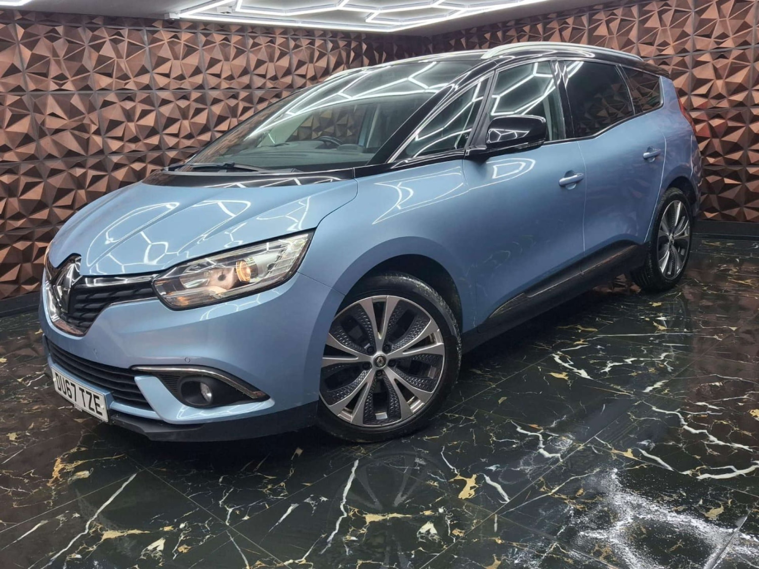 Used Renault Grand Scenic 2017 for sale - 77151295: Photo 7