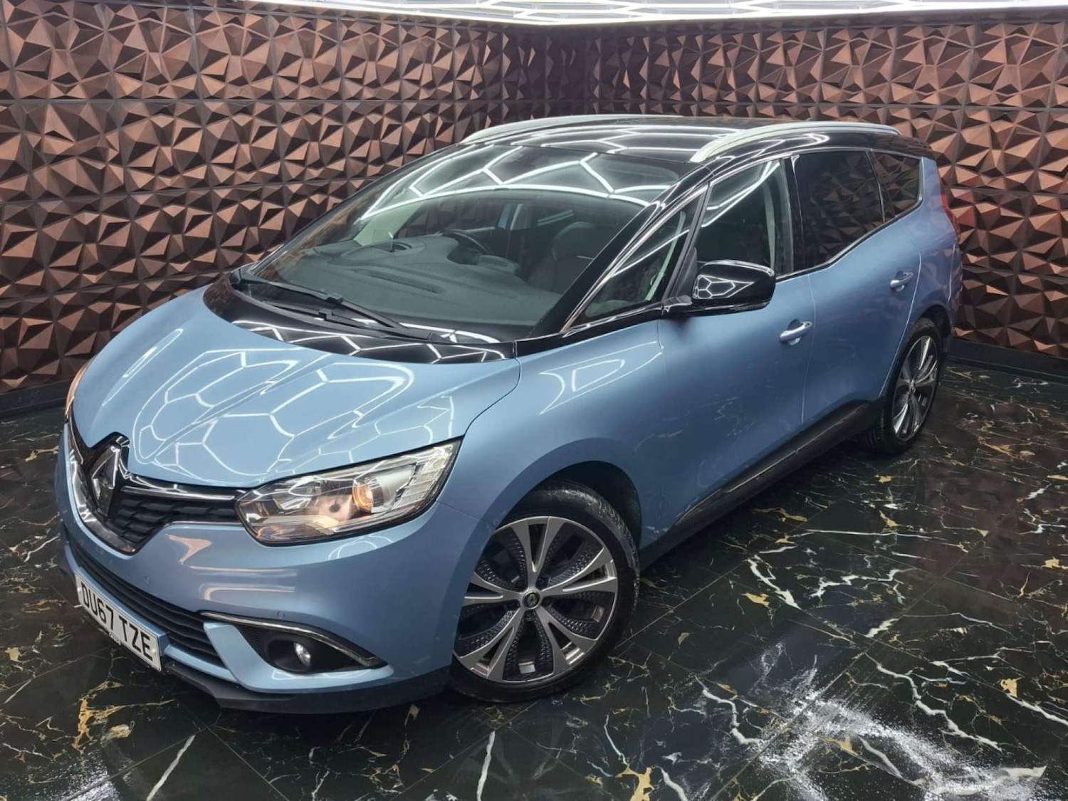 Used Renault Grand Scenic 2017 for sale - 77151295: Photo 8