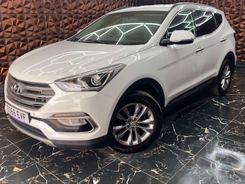 Used Hyundai Santa Fe 2016 for sale - 79407261: Photo