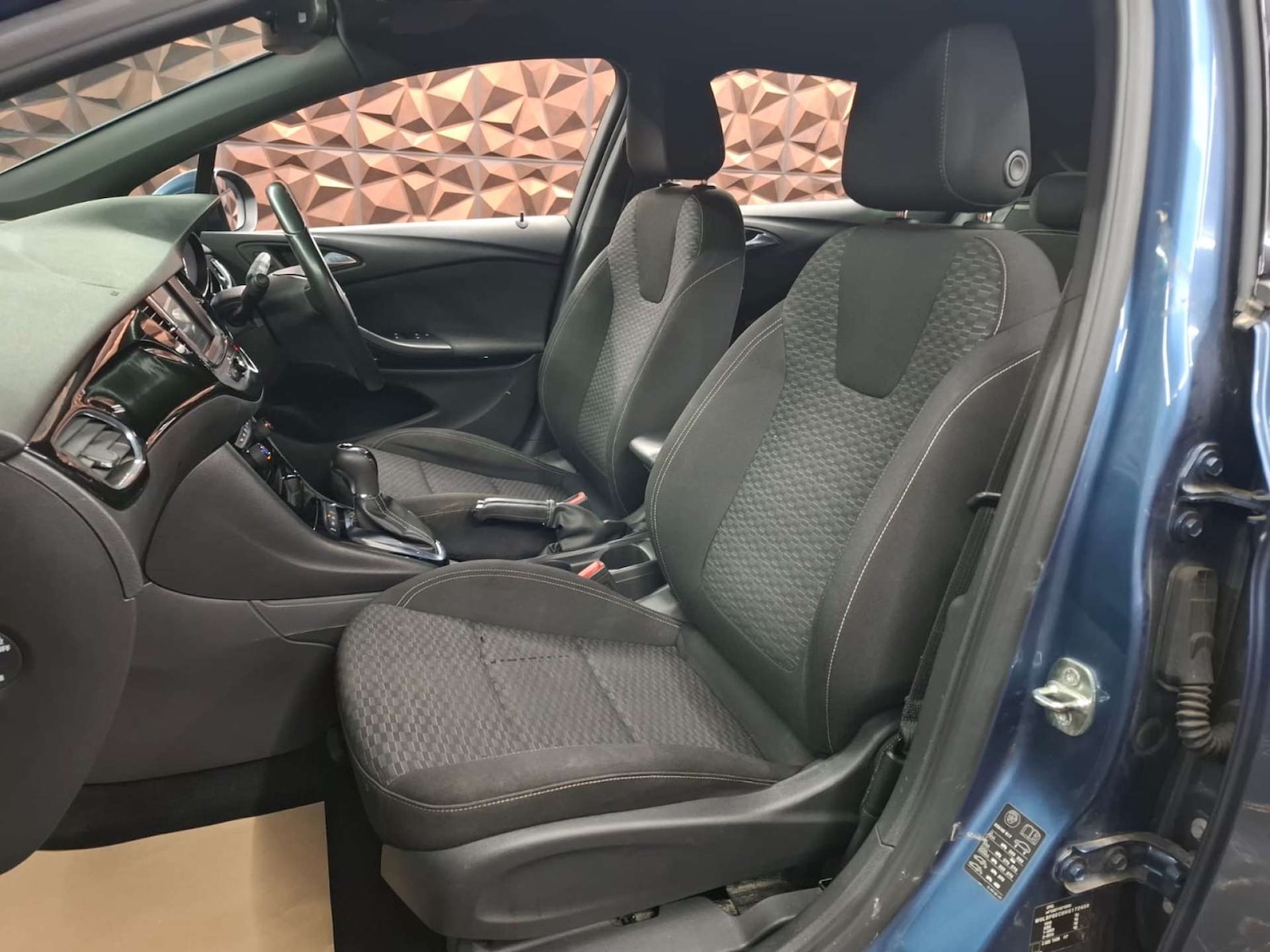 Used Vauxhall Astra 2017 for sale - 76921470: Photo 29